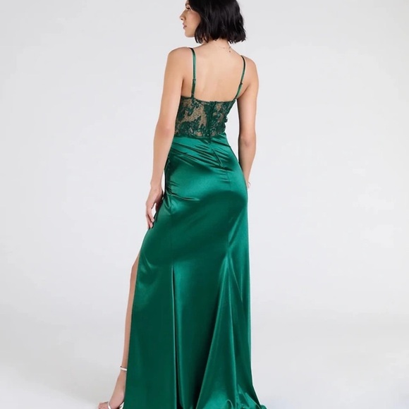 b darlin emerald green dress Chiffon Prom Gown Emerald Green Lace A-Line Sleeveless Two-Piece Dress
